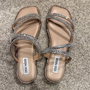 NWT Steve Madden Starie Rhinestone Tan and Silver Strappy Sandals, Size 8